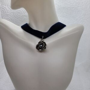 Vintage Rose Choker Silver Stainless Steel Pendant Necklace